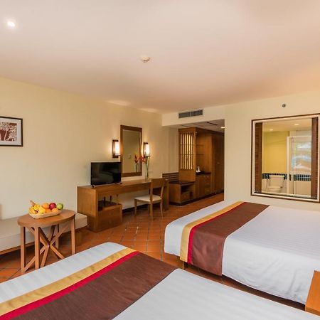 Naithonburi Beach Resort - Sha Extra Plus Esterno foto