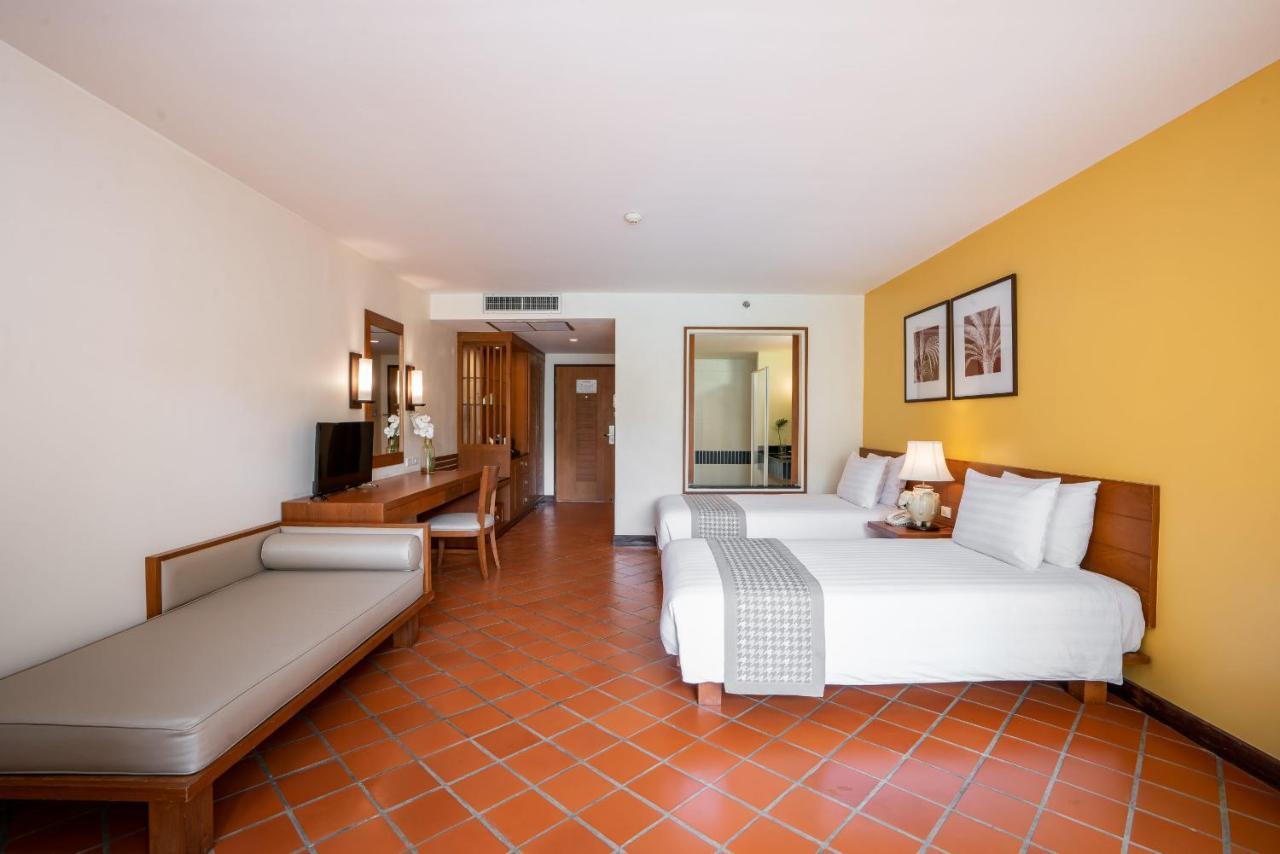 Naithonburi Beach Resort - Sha Extra Plus Esterno foto