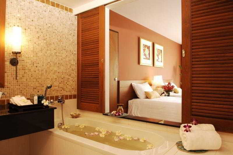Naithonburi Beach Resort - Sha Extra Plus Esterno foto